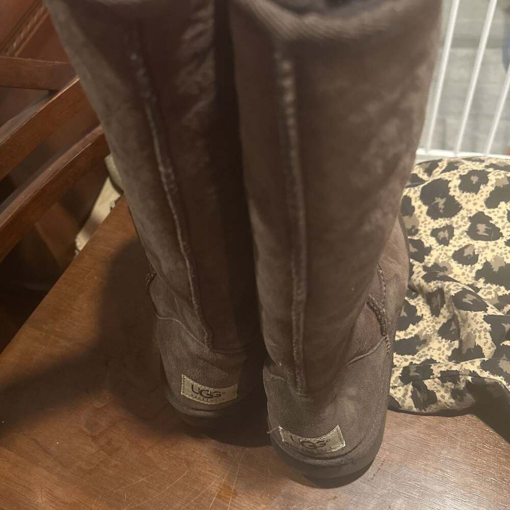 Ugg - image 3